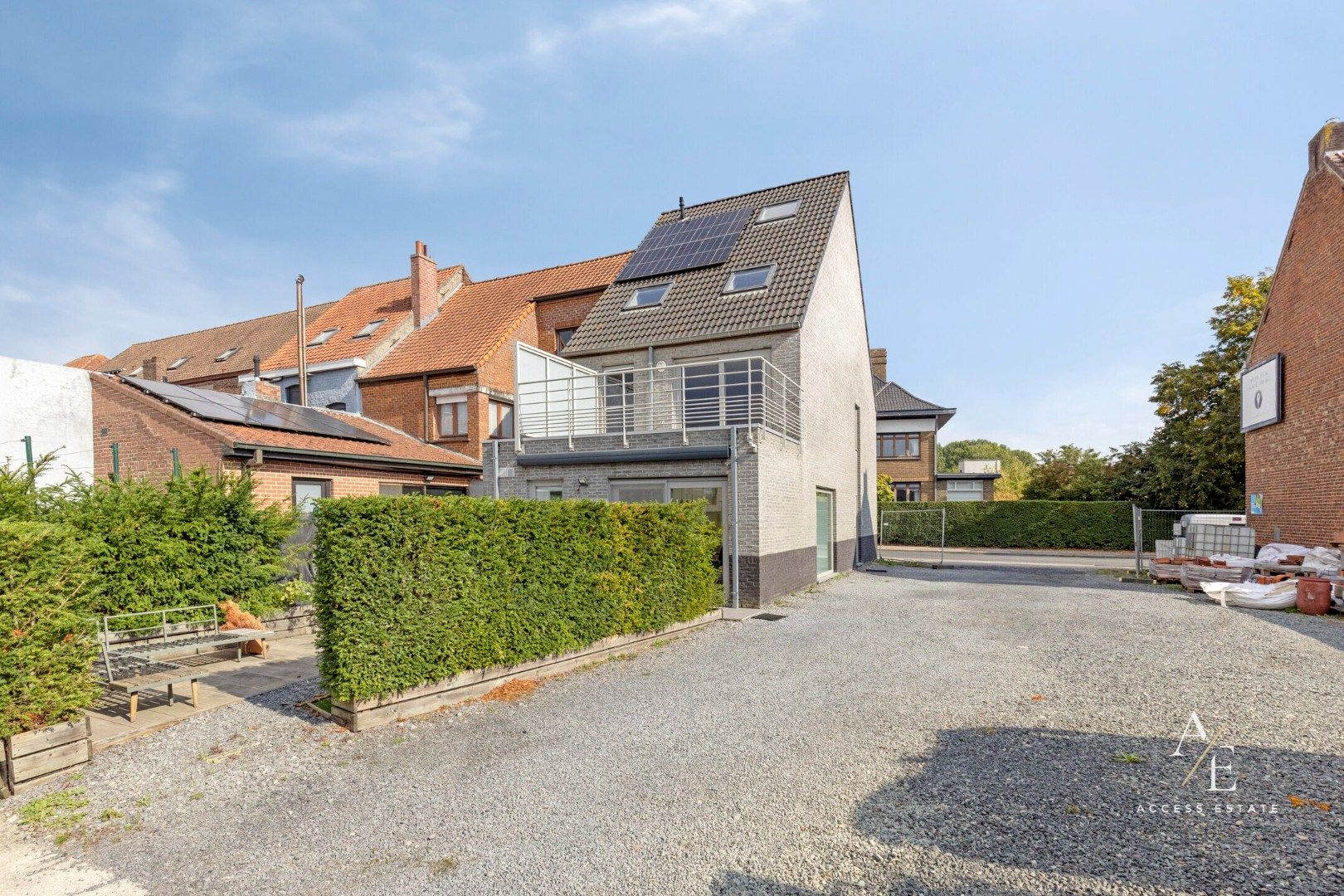 Recent (2012), centraal gelegen appartement (125m²) te Deerlijk foto 2