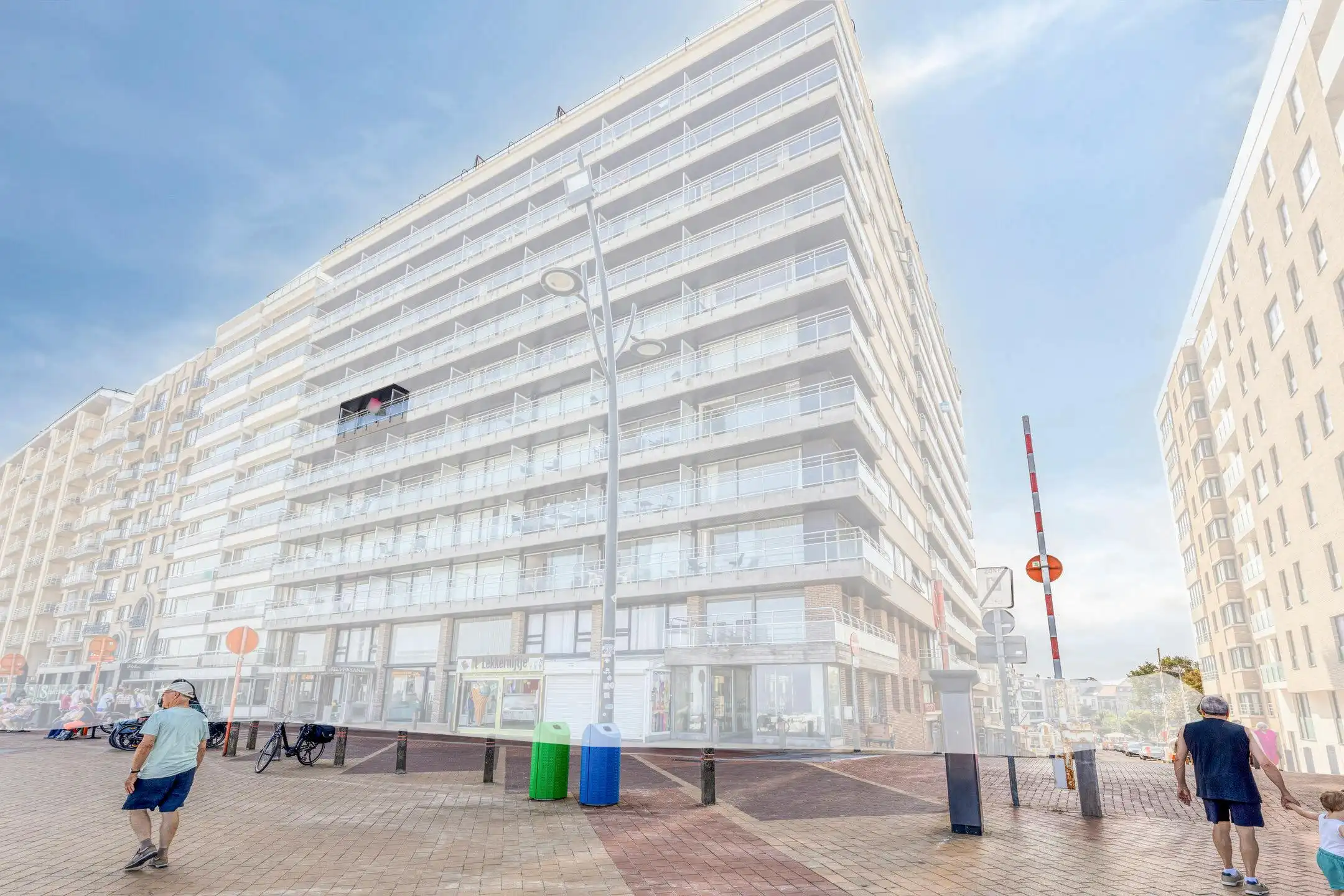 Appartement te koop in Blankenberge met frontaal zeezicht foto 14