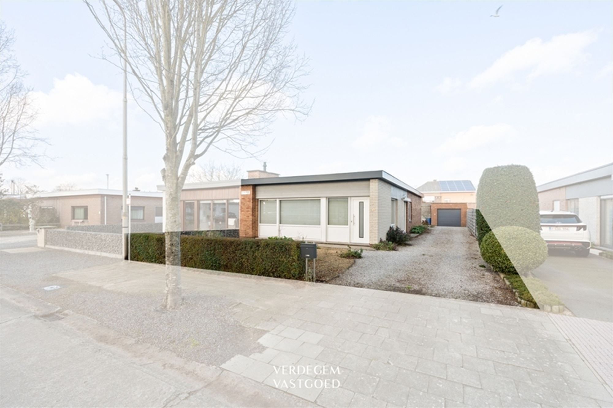 Hoofdfoto van de publicatie: Te renoveren bungalow met 3 slaapkamers in fijne woonbuurt