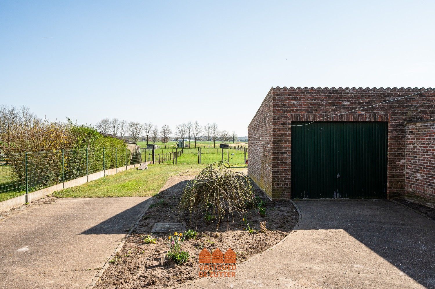 Te renoveren halfopen woning met prachtig vergezicht op unieke locatie foto 22