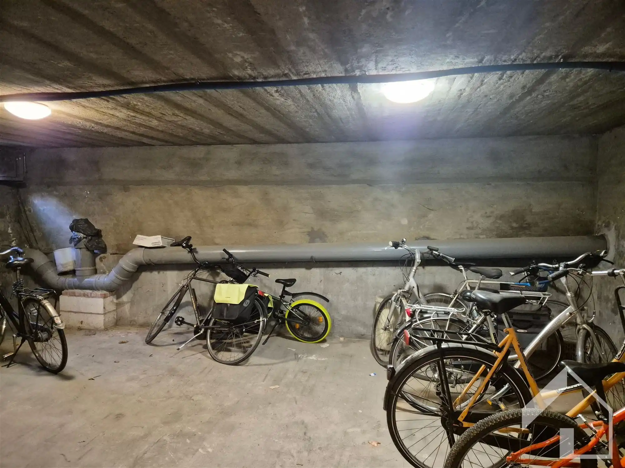 Gelijkvloersappartement op toplocatie met 1 slaapkamer en binnenkoer foto 13