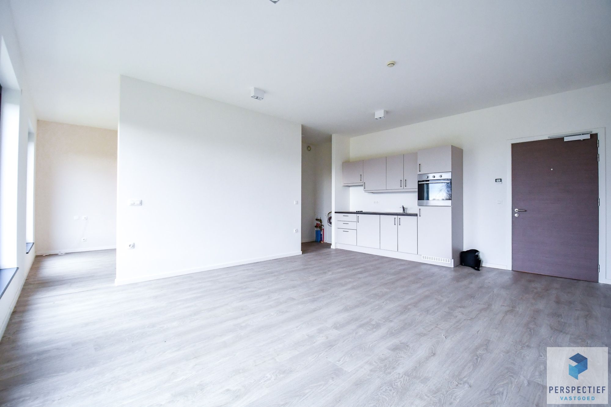 BEZOEKMOMENT ZATERDAG 8/11 VAN 13U TOT 15U | SERVICE FLAT - BRUGGE - inclusief woon- en dienstcomponent - MODERN EN RUSTIG GELEGEN SERVICE FLAT met staanplaats in de groene omgeving van Brugge foto 3