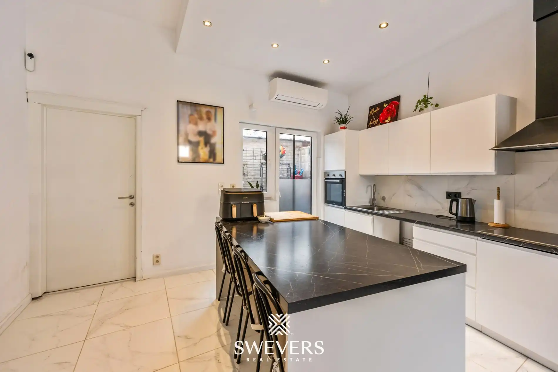 Gerenoveerde woning met 3 slaapkamers vlakbij centrum  foto 7