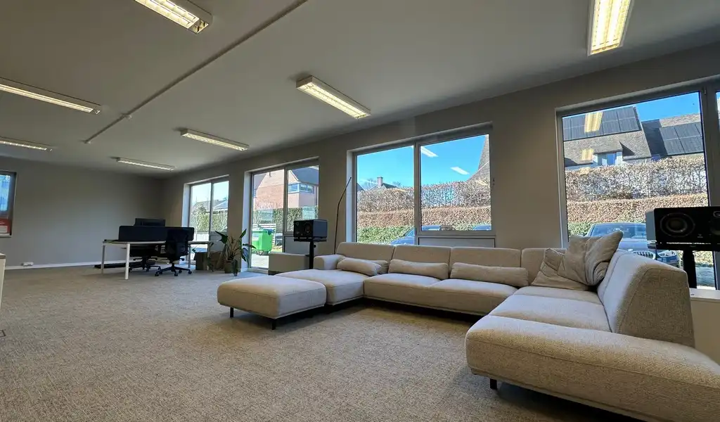 Kantoorgebouw te koop op toplocatie in Sint-Martens-Latem foto 4