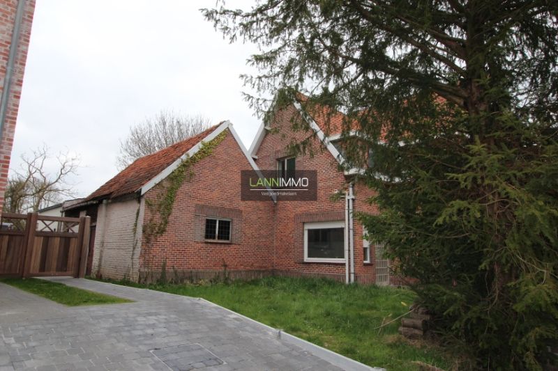 Ruime woning met weide en boomgaard foto 3