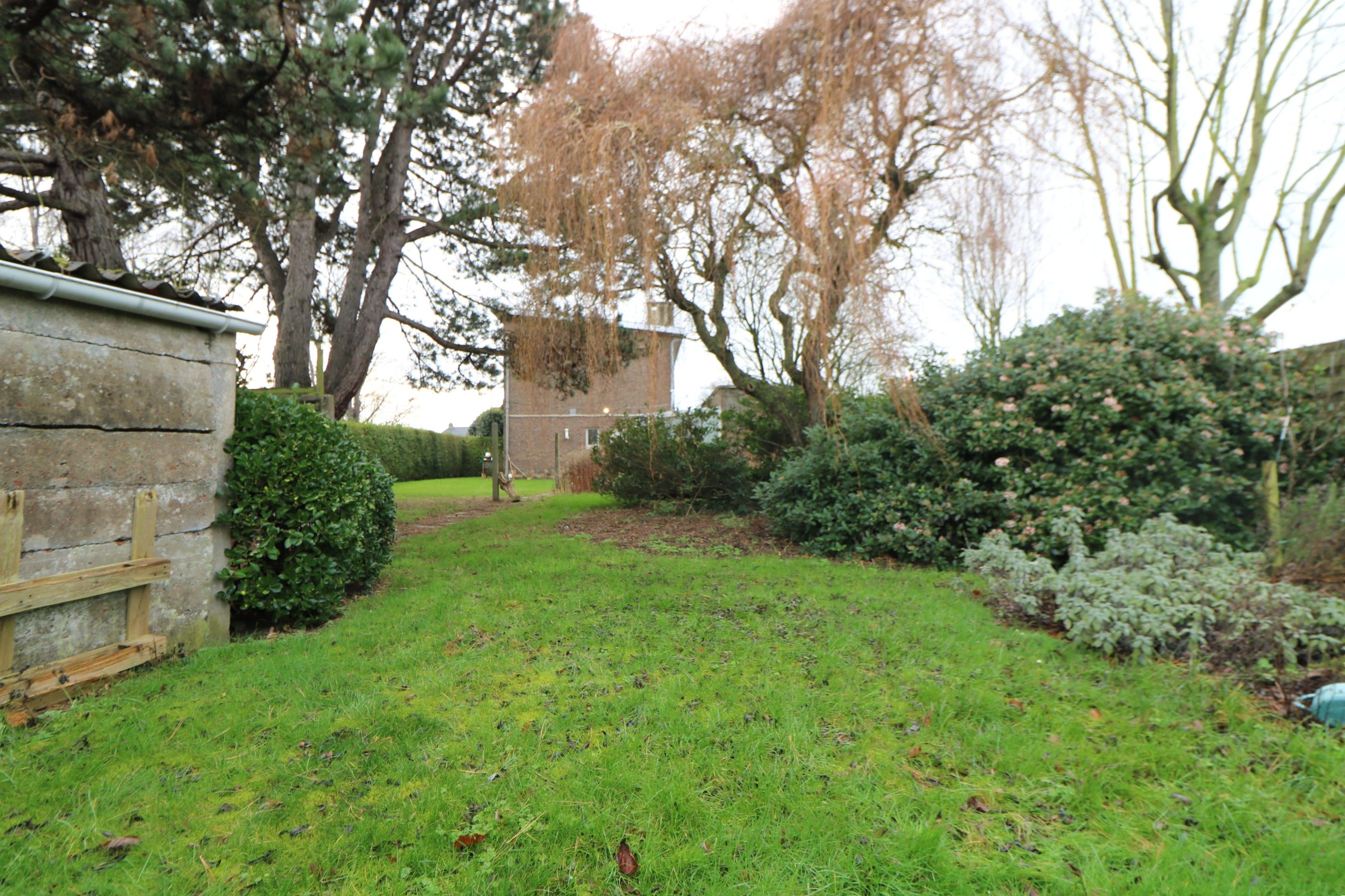 Lichtrijke woning met 4 slaapkamers en prachtige tuin op een zeer groot perceel (855 m²) foto 10