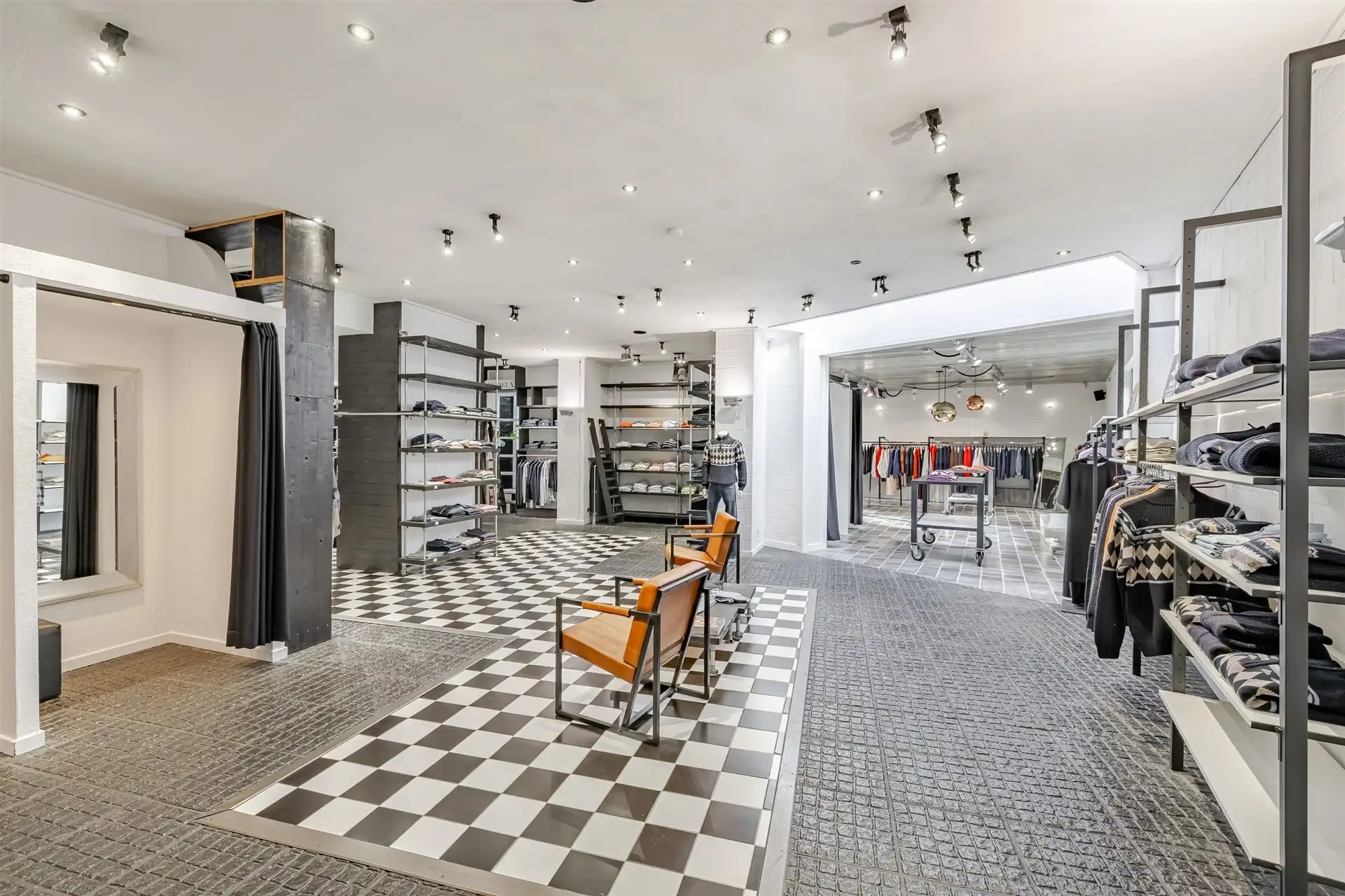 Prachtig winkelpand met duplex op groot perceel foto 8