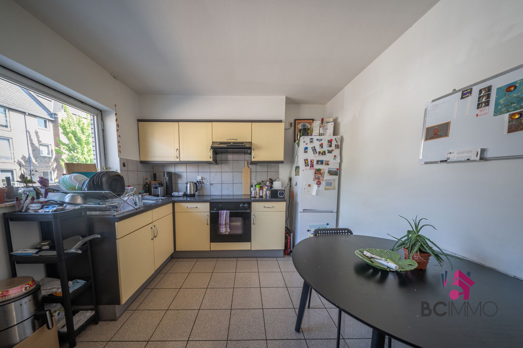 Instapklaar 1-slaapkamerappartement op toplocatie in Genk foto 2