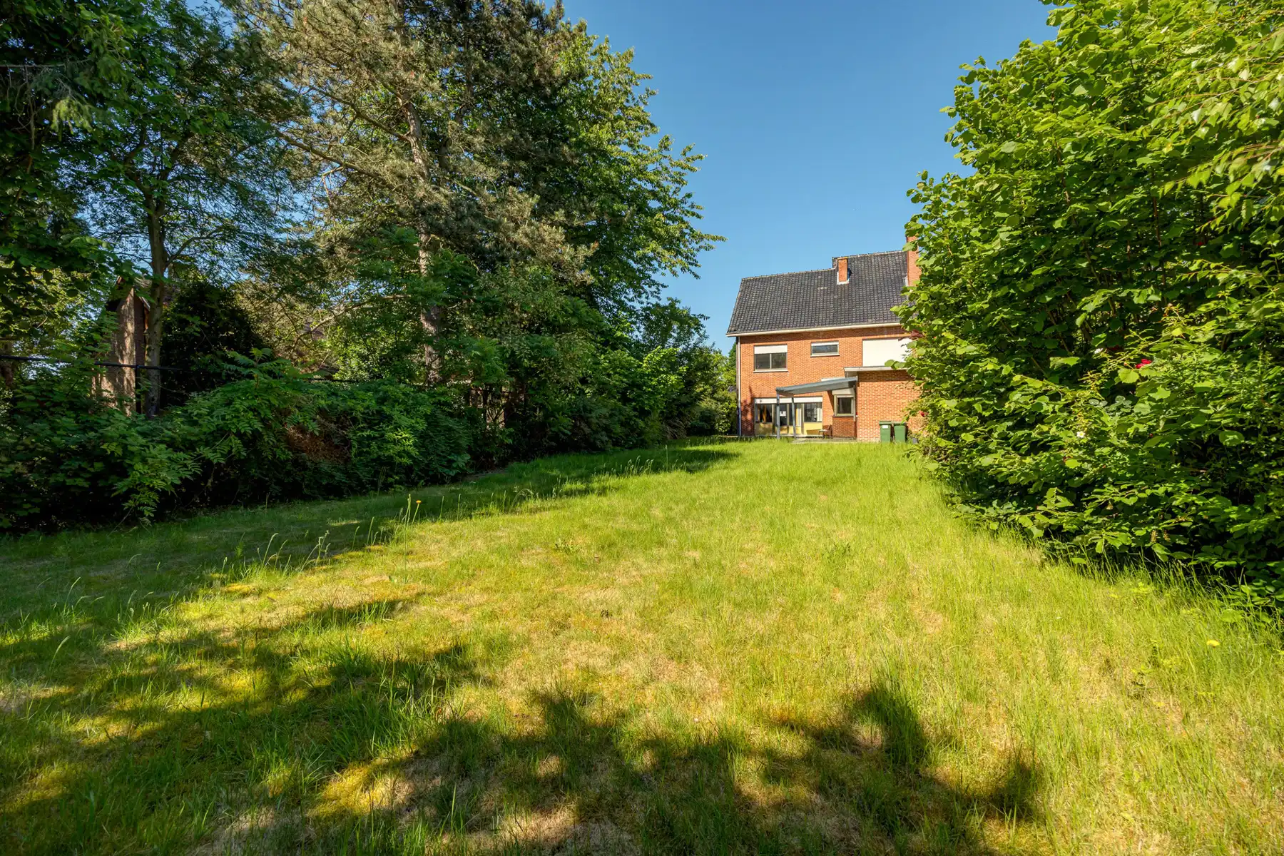 Ruime halfopen bebouwing met grote tuin foto 25