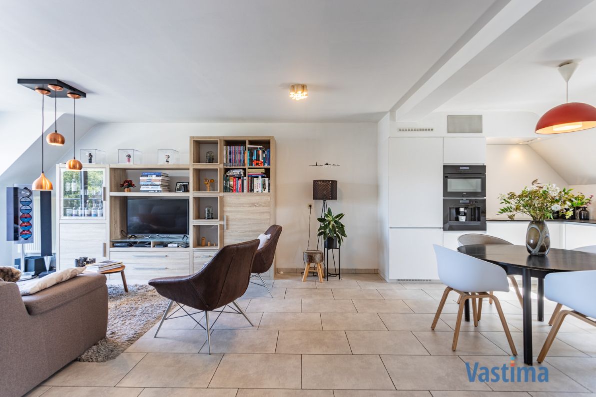 Licht, Ruimte & Locatie – Instapklaar Duplexappartement met parking foto 3