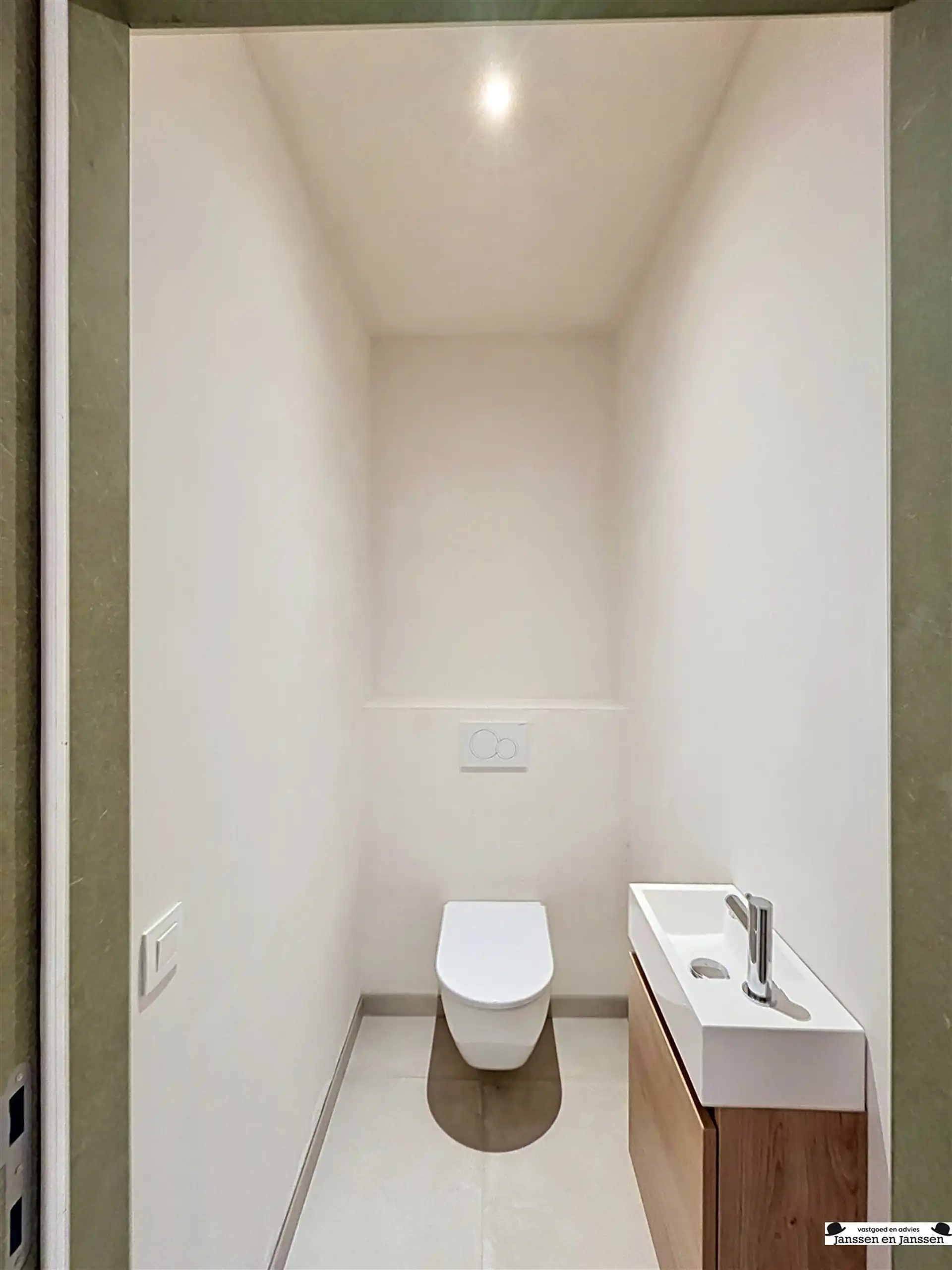 Modern twee slaapkamer appartement in centrum Gooreind foto 17