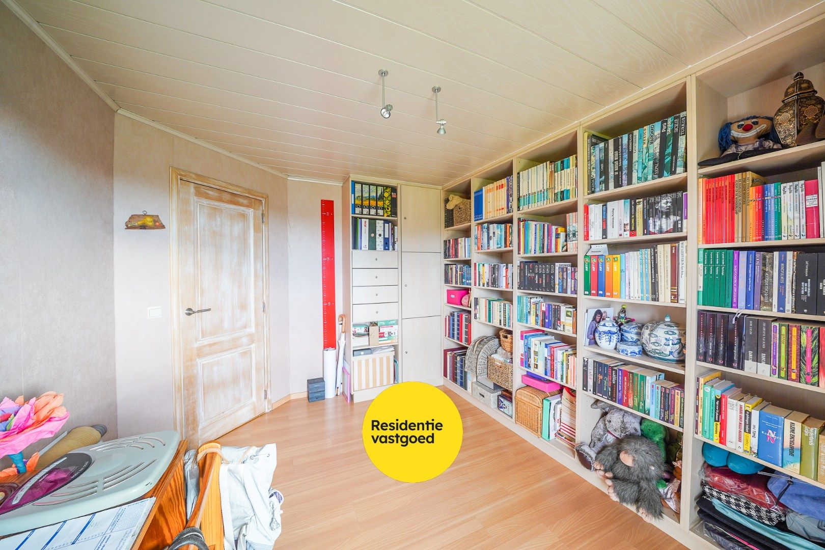 Instapklare halfopen woning met zonnige tuin, aparte garage en tuinhuis foto 25