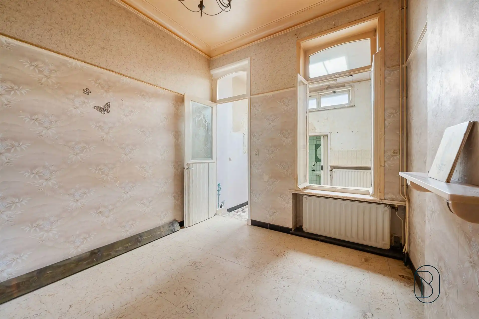 Te renoveren woning: IDEAAL VOOR INVESTEERDERS! foto 5