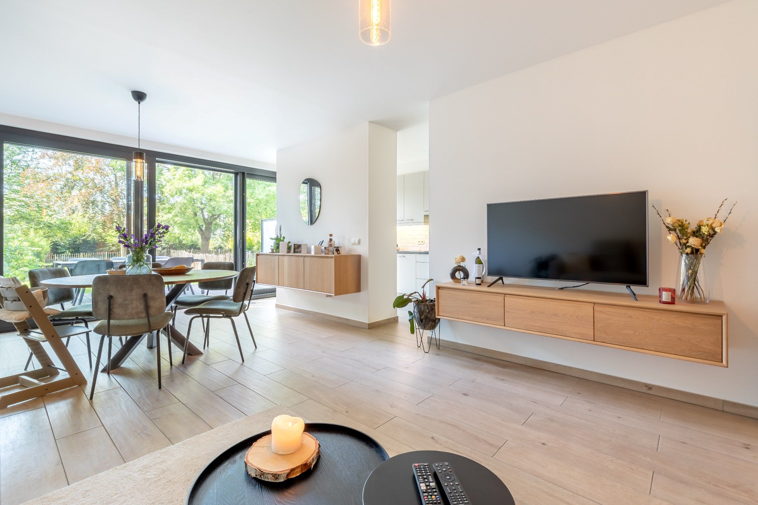 Prachtig appartement met heerlijke tuin! foto {{pictureIndex}}