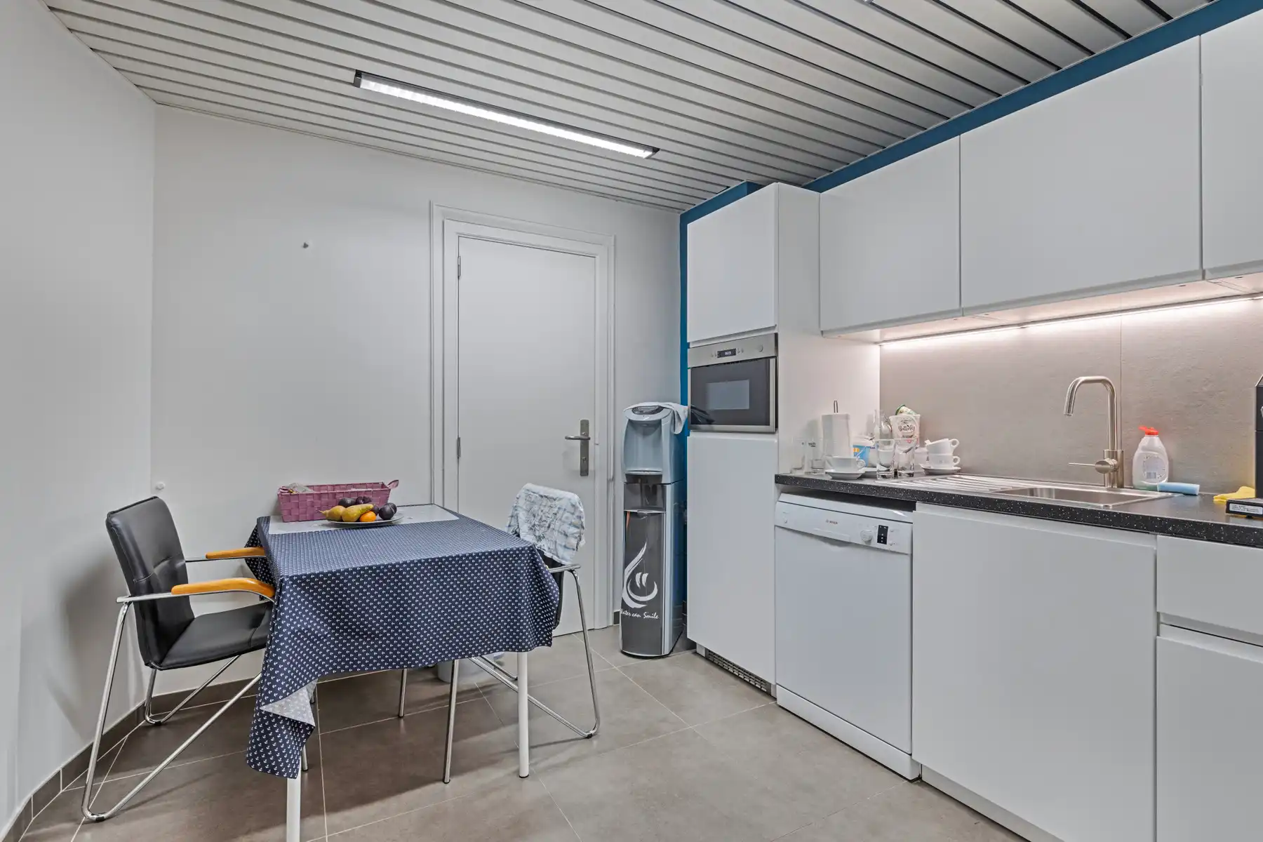 Commerciële handelsruimte (250m2) met diverse mogelijkheden. foto 11