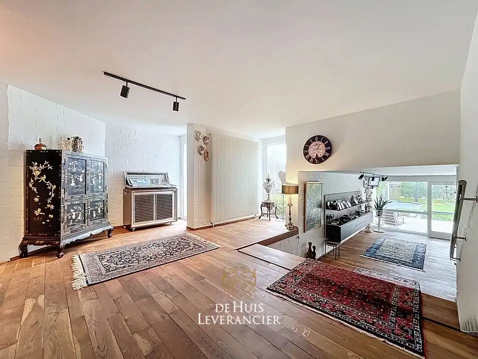 Elegante laagbouwvilla waar discrete rust, moderne uitstraling en standing versmelten in het 'Zoute' van Sint-Idesbald te koop foto 15