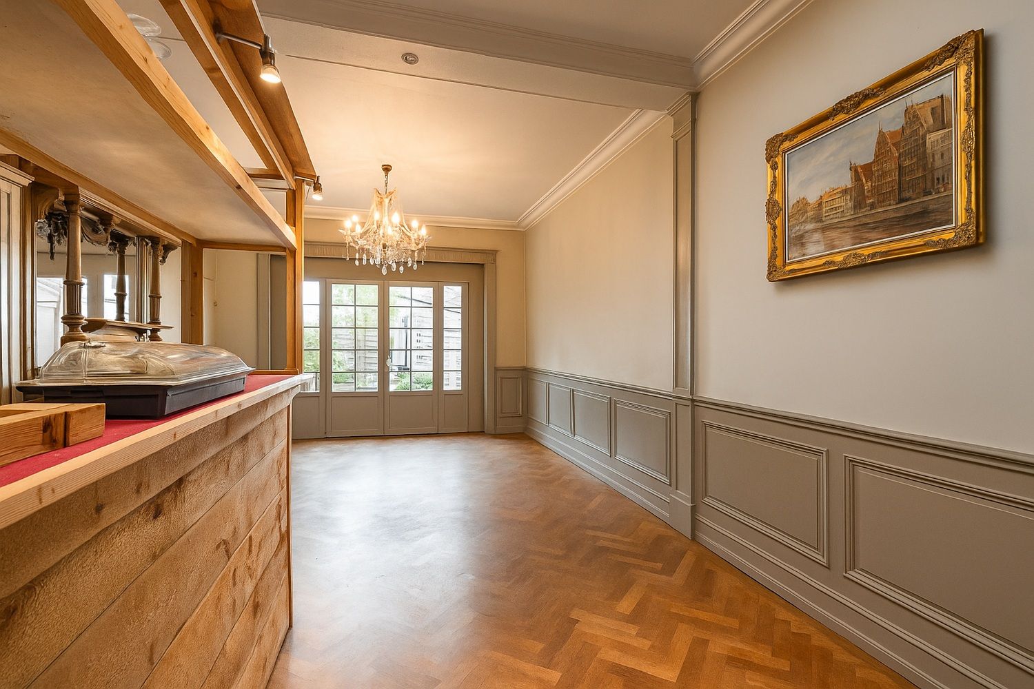 Karaktervolle burgerwoning in eclectische stijl in centrum Eeklo foto 3