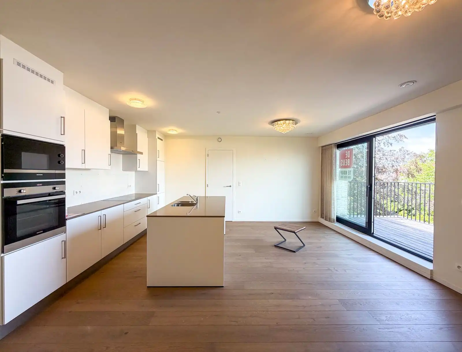 Modern en instapklaar appartement met 1 slpk en zonnig terras in jonge residentie foto 4