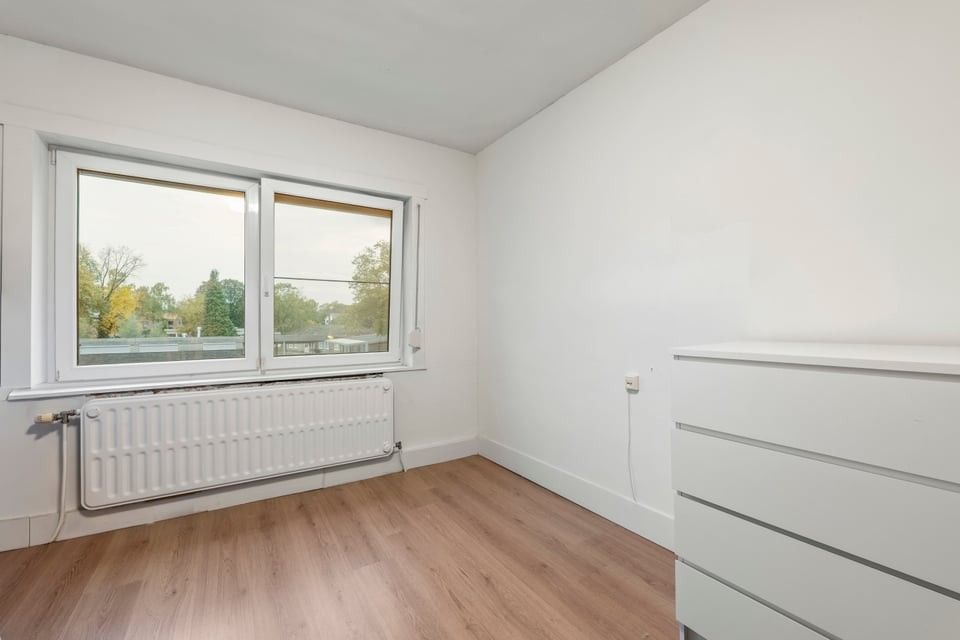INSTAPKLARE GEZINSWONING MET 4 SLAAPKAMERS EN ZONNIGE TUIN OP TOPLOCATIE foto 32