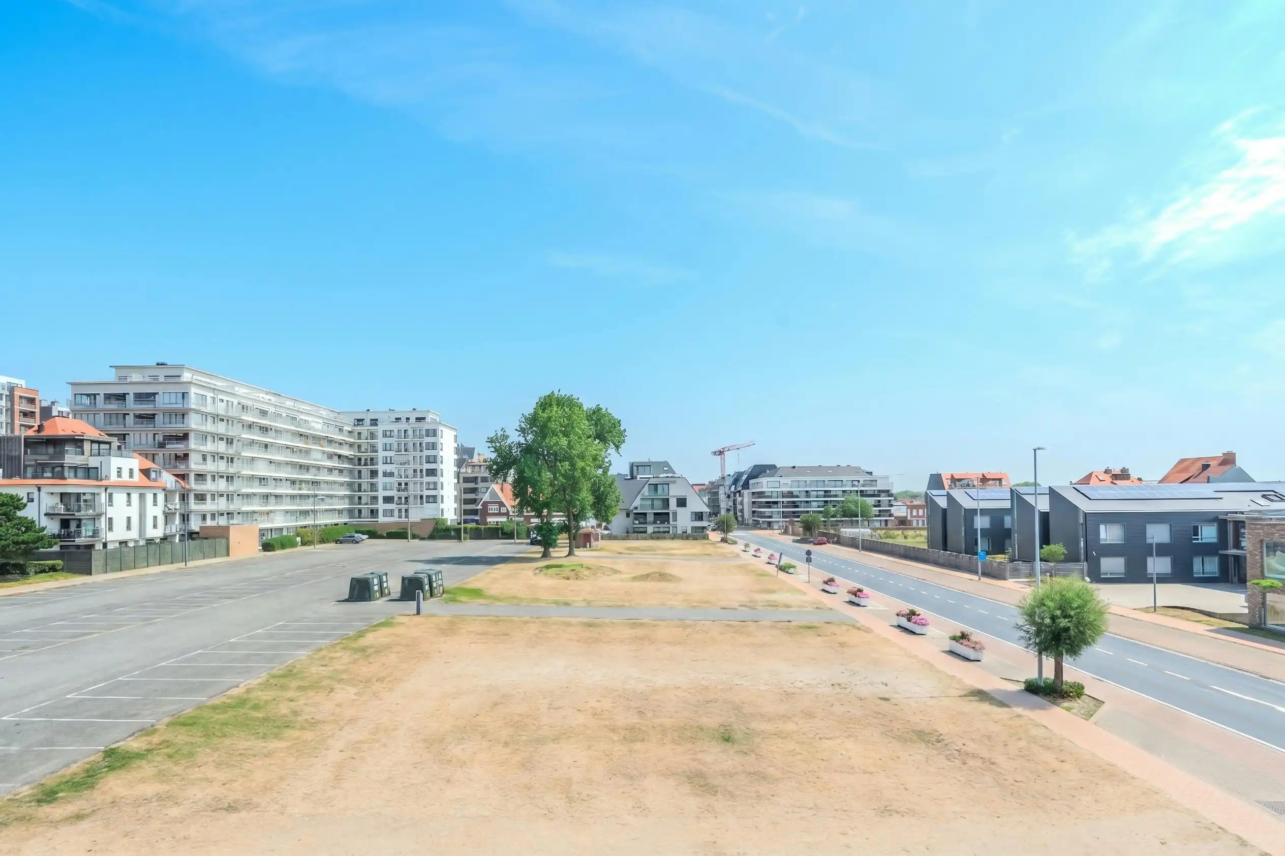 Prachtig gerenoveerd appartement met terras en 2 slaapkamers foto 10