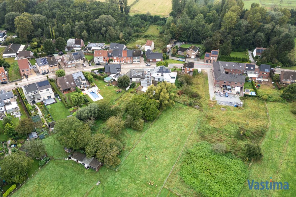 Gezinswoning met grote loods op een prachtig perceel foto 43