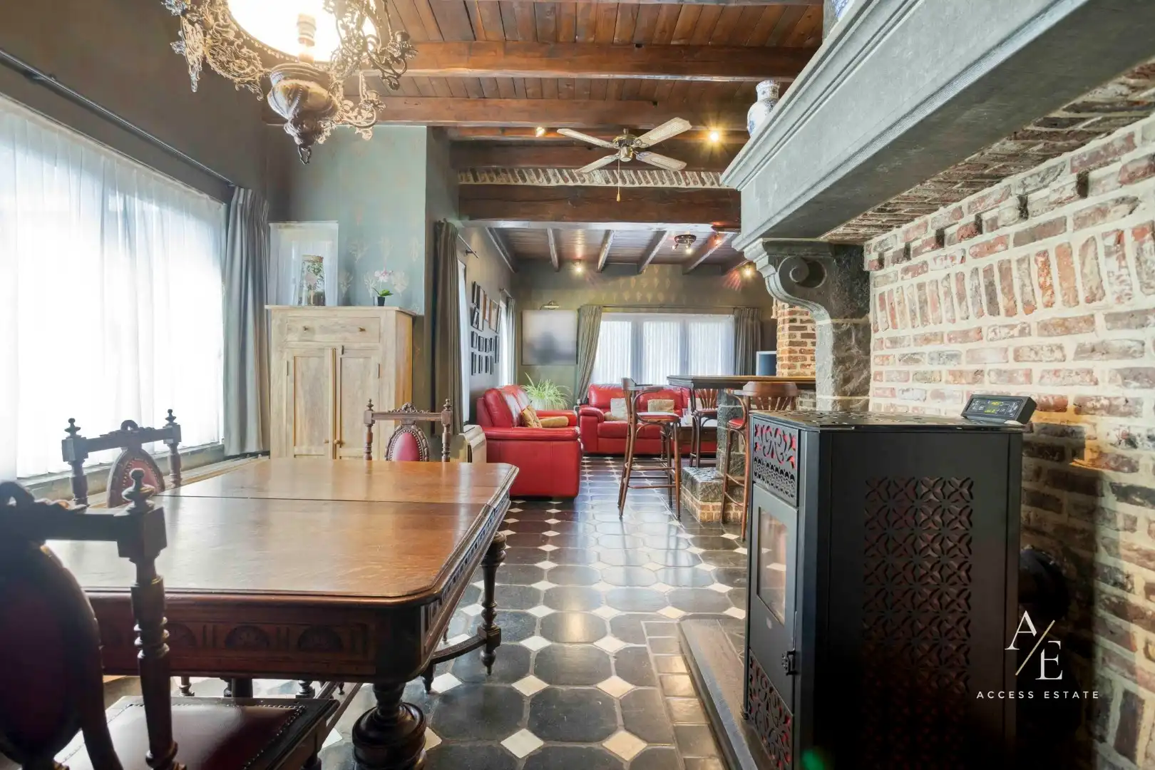 OOSTAKKER - Karaktervolle open bebouwing met grote tuin nabij het centrum foto 4