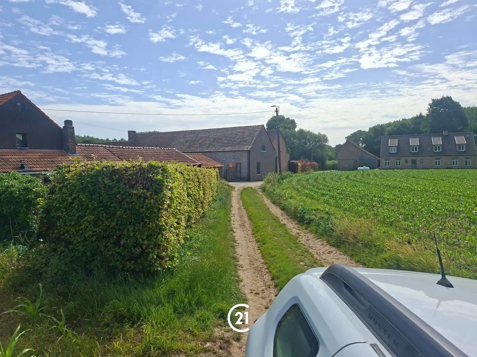 Prachtig perceel landbouwgrond 2hect67 bereikbaar via losweg foto {{pictureIndex}}