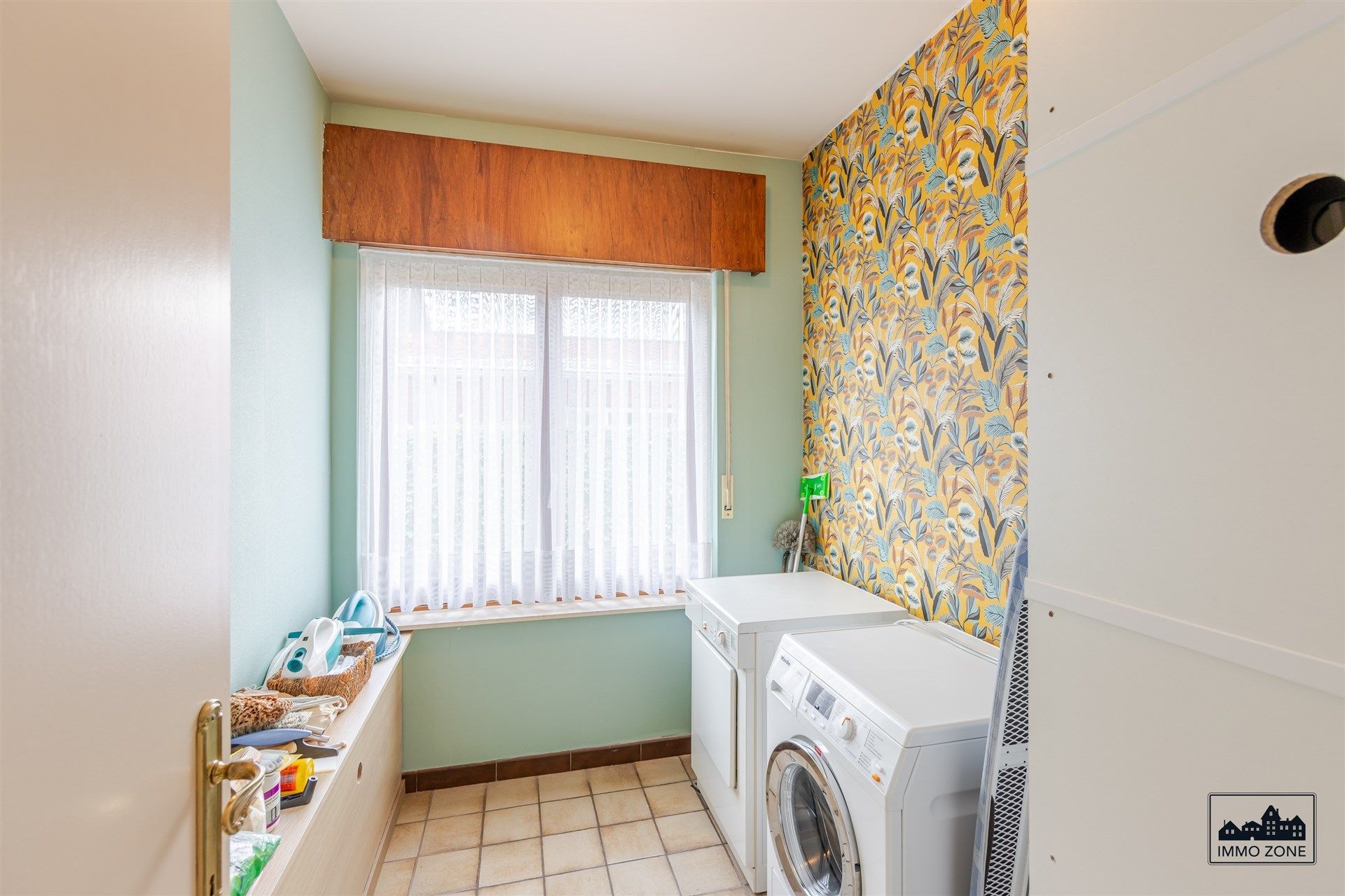 Ruime, gerenoveerde bungalow te koop in De Klinge foto 9