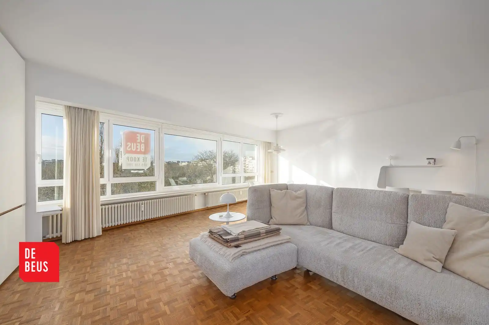 Stijlvol gerenoveerd appartement zongericht met open zicht in hartje Oostende foto {{pictureIndex}}