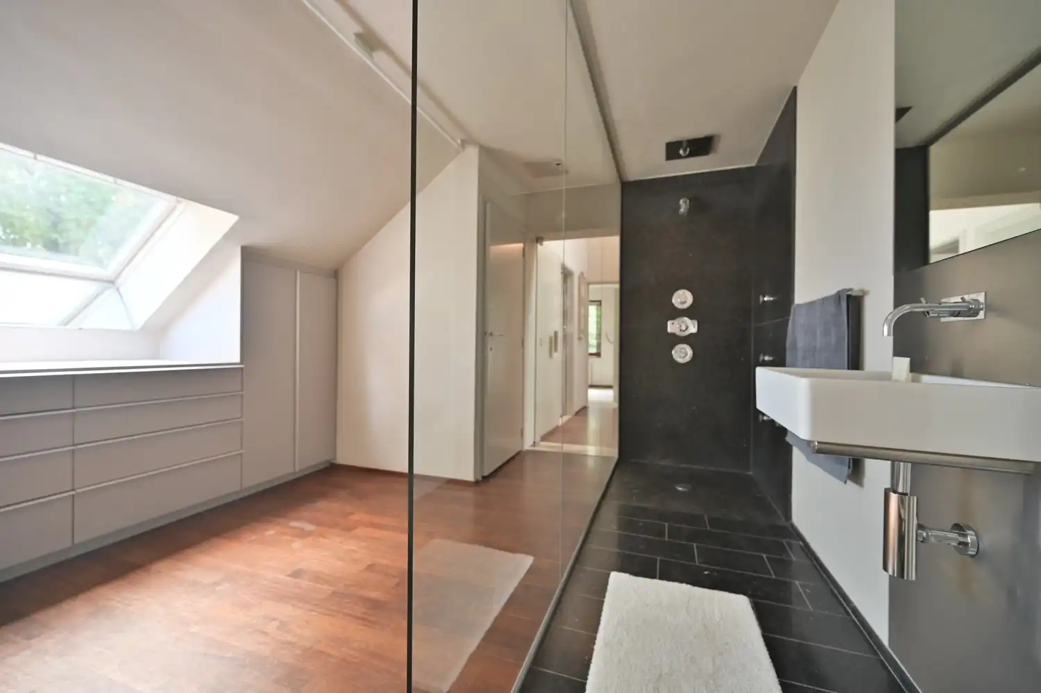 Wonen & Werken: Royale woning met aparte ruime praktijk in een groene, bereikbare omgeving te Zutendaal foto 25