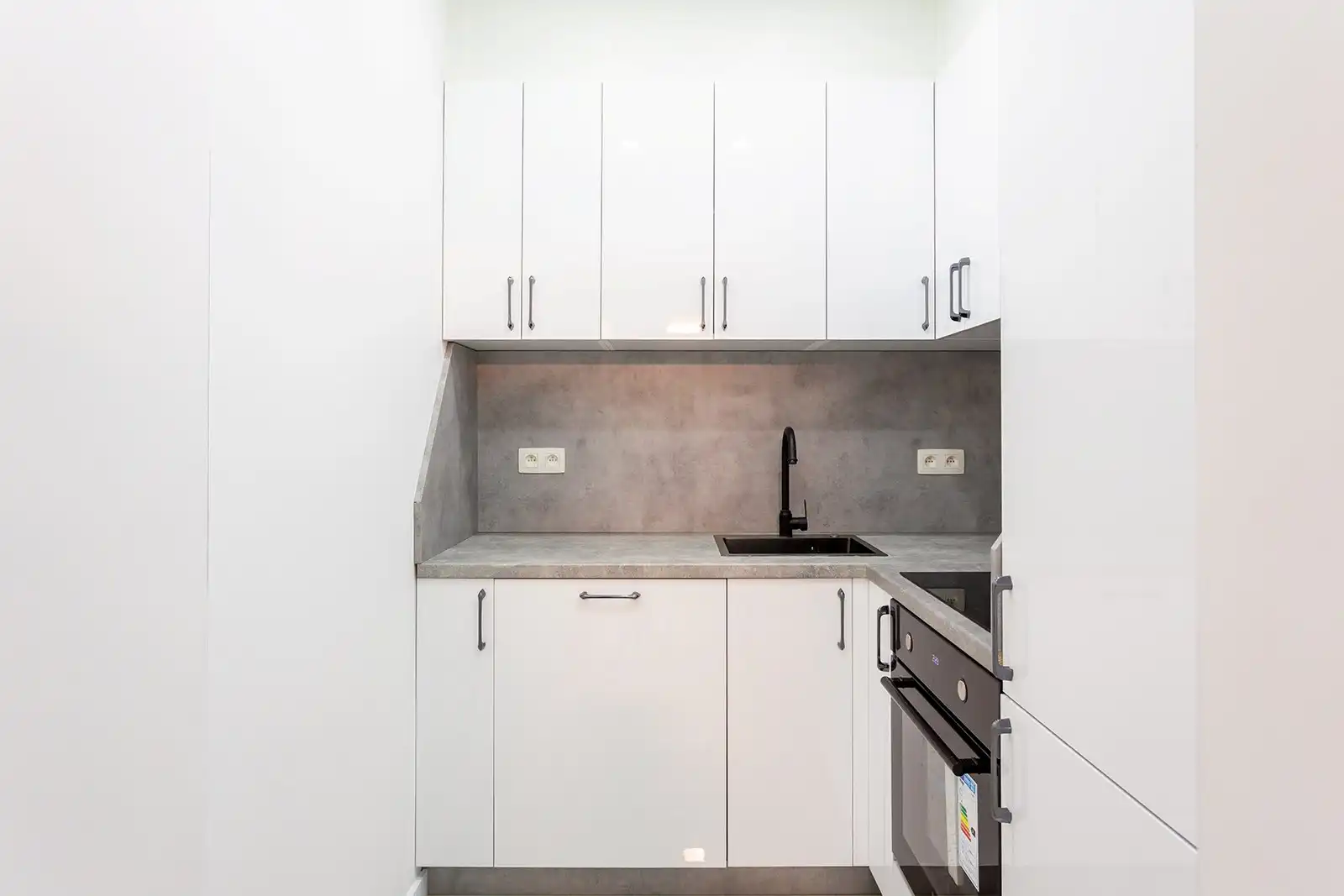 Recent gerenoveerd app. met 2 slpks en 2 terrassen foto 12