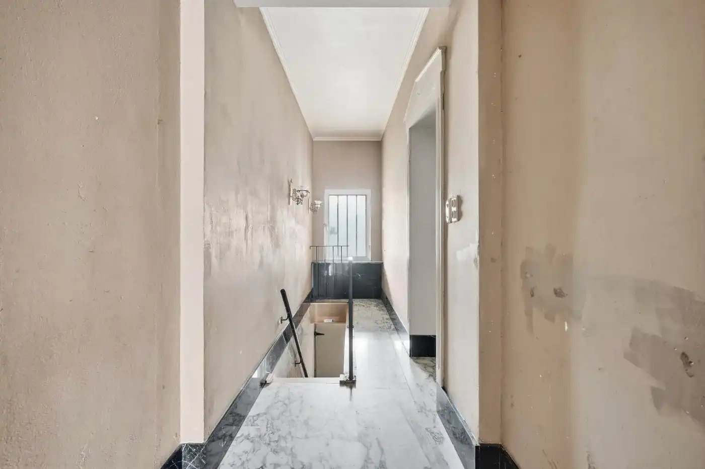 Te renoveren bel-étagewoning op topligging in het centrum van Tienen foto 8