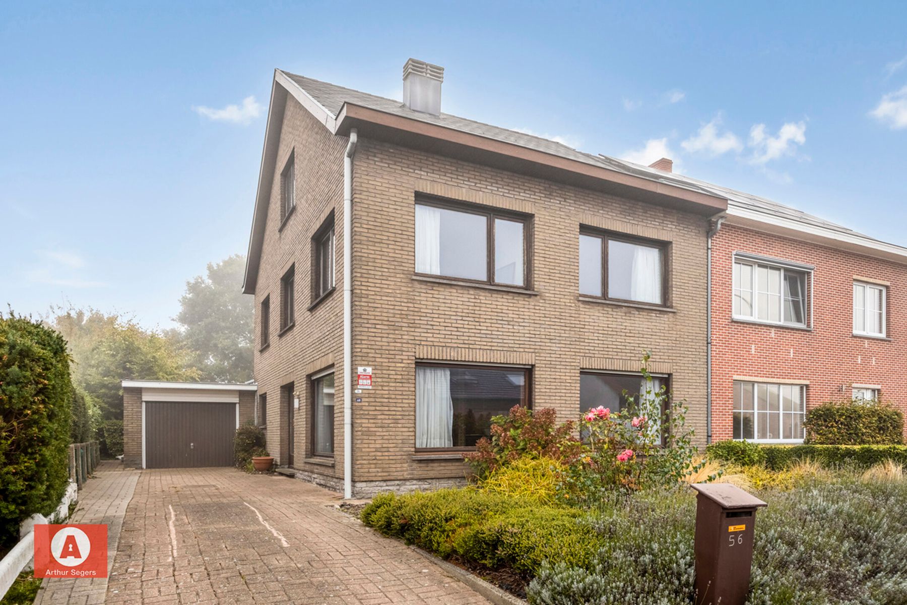 Hoofdfoto van de publicatie: Solide woning met veel potentieel te Sint-Jozef Londerzeel