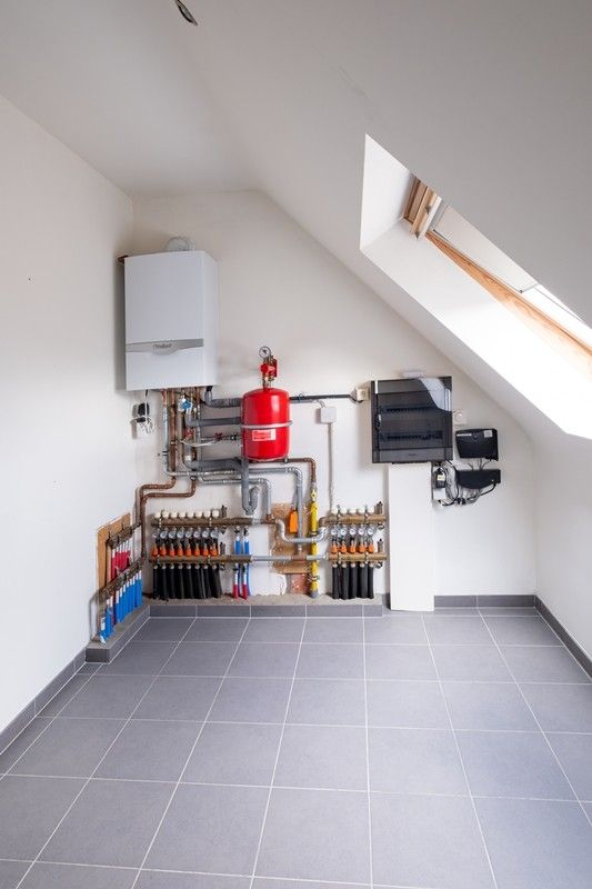 Ruim en luxueus appartement met 2,5 slaapkamers, 3 terrassen en 2 parkings in hartje Diepenbeek! foto 22