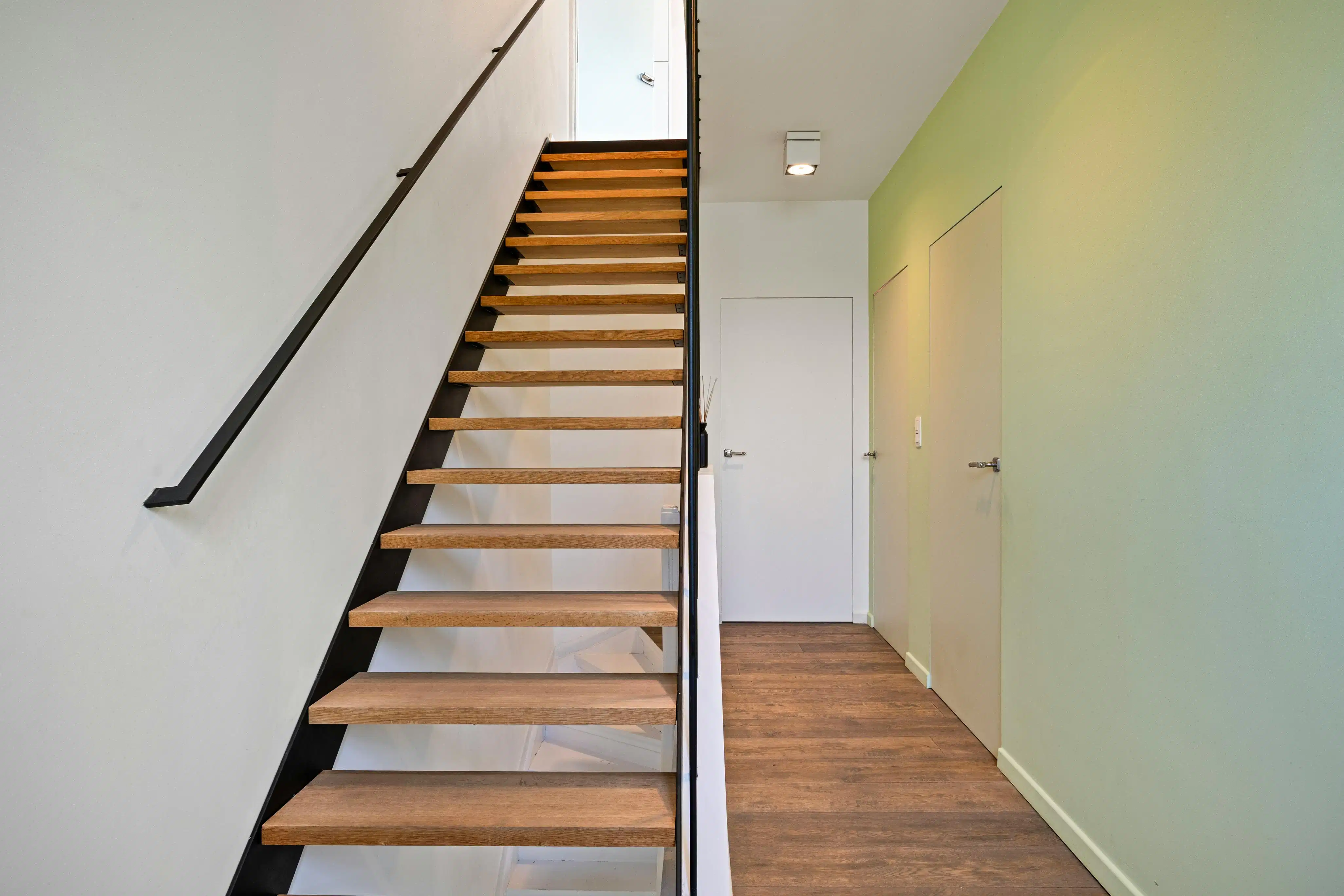 Driegevel huis met 4 slaapkamers, garage en tuin in Wemmel  foto 10