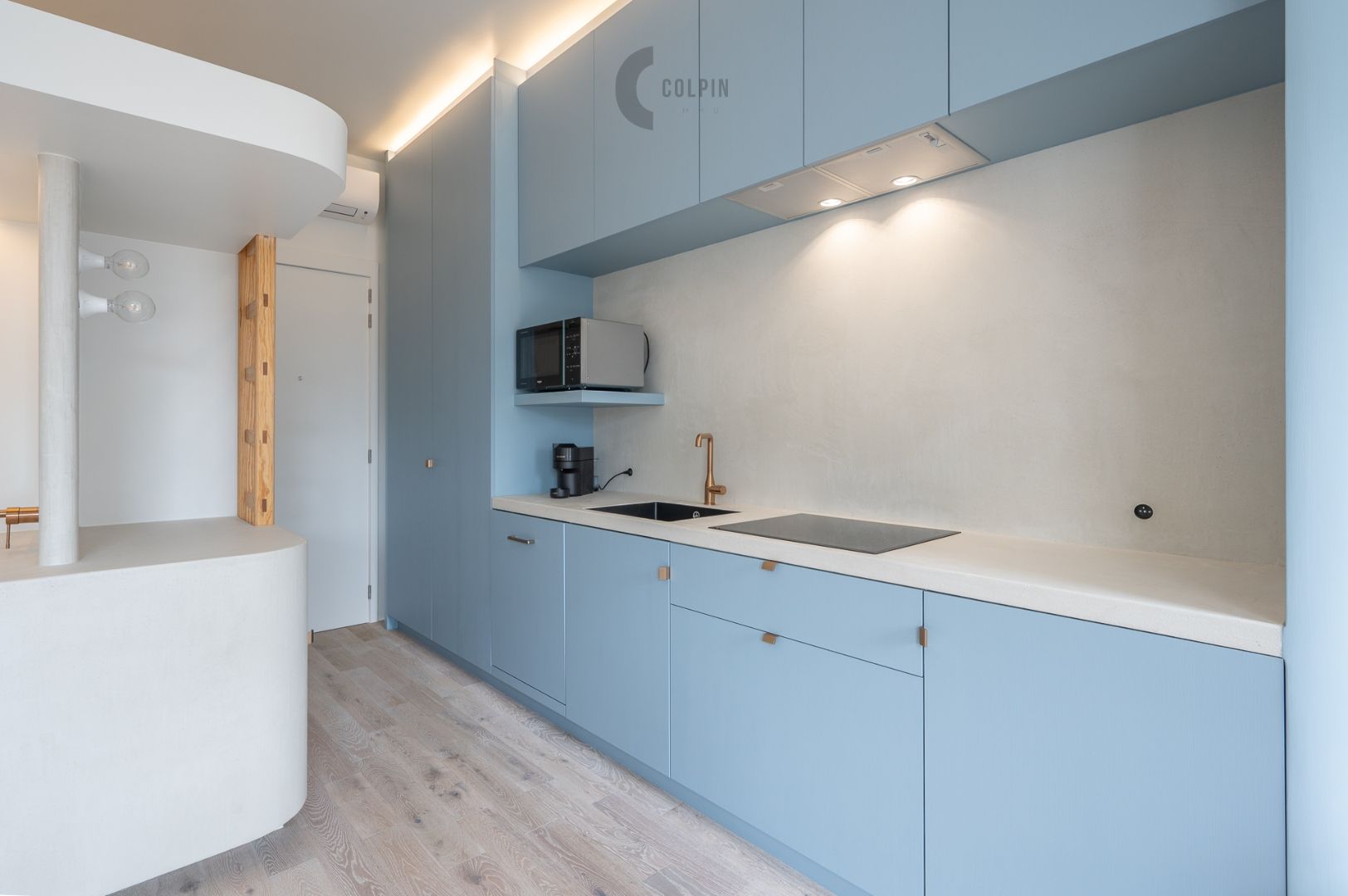 Stijlvolle gerenoveerde studio te Duinbergen foto 2