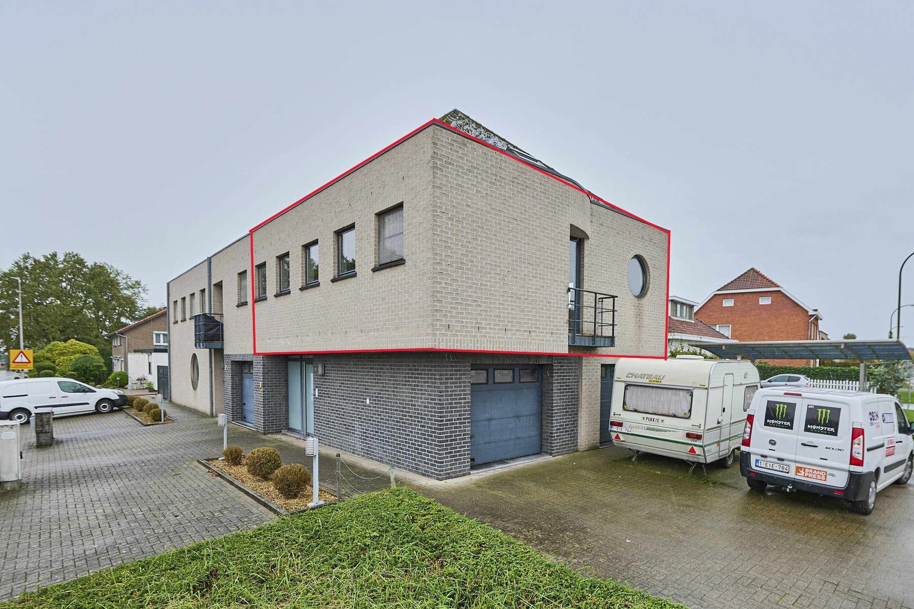 Lichtrijke duplex met open keuken en 2 slaapkamers foto 2