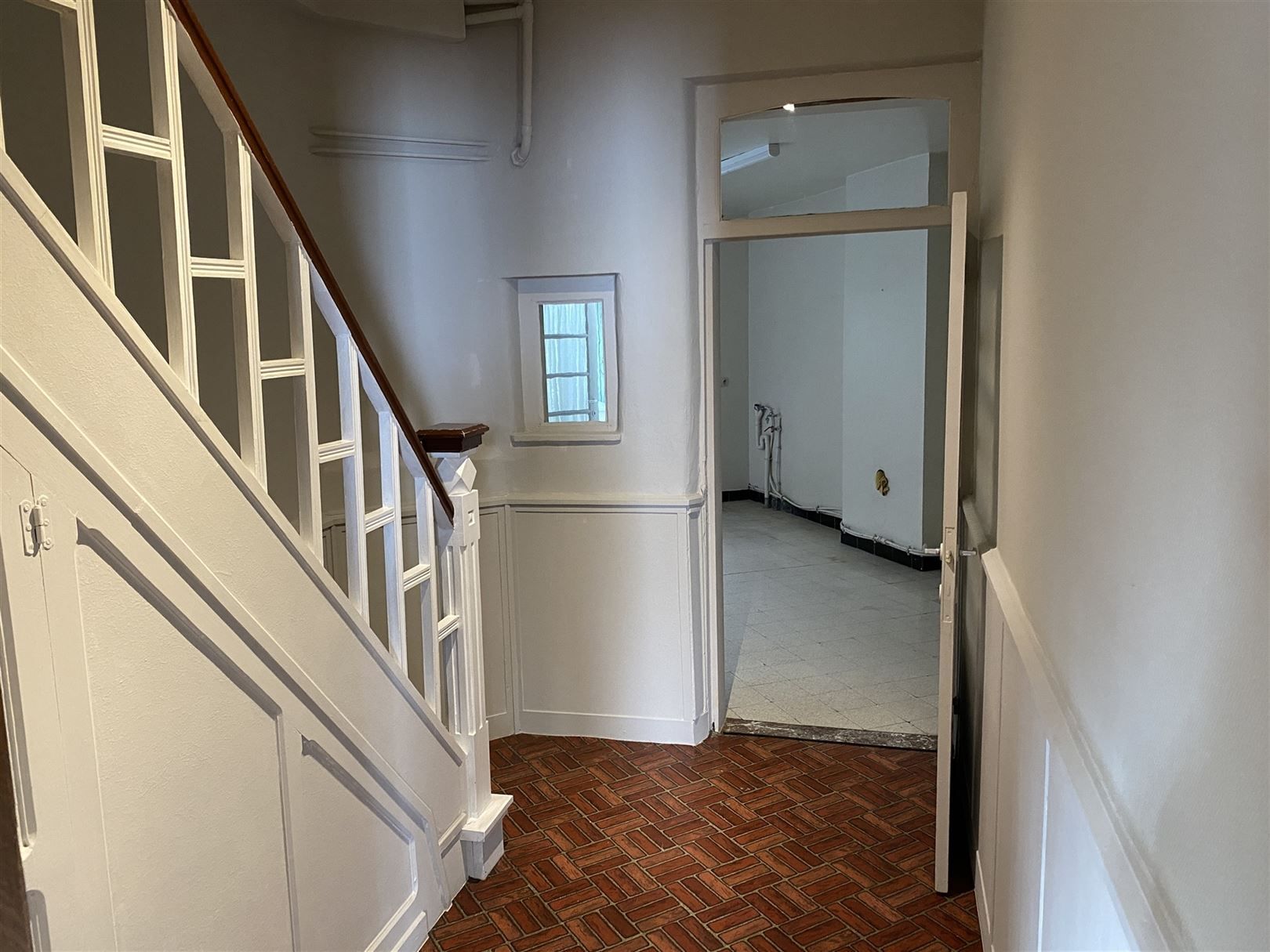 Ruime woning met garage en opslagruimte. foto 8