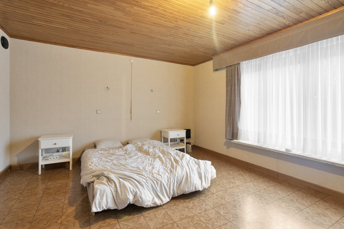 Te renoveren huis te koop met garage in Aartrijke foto 9