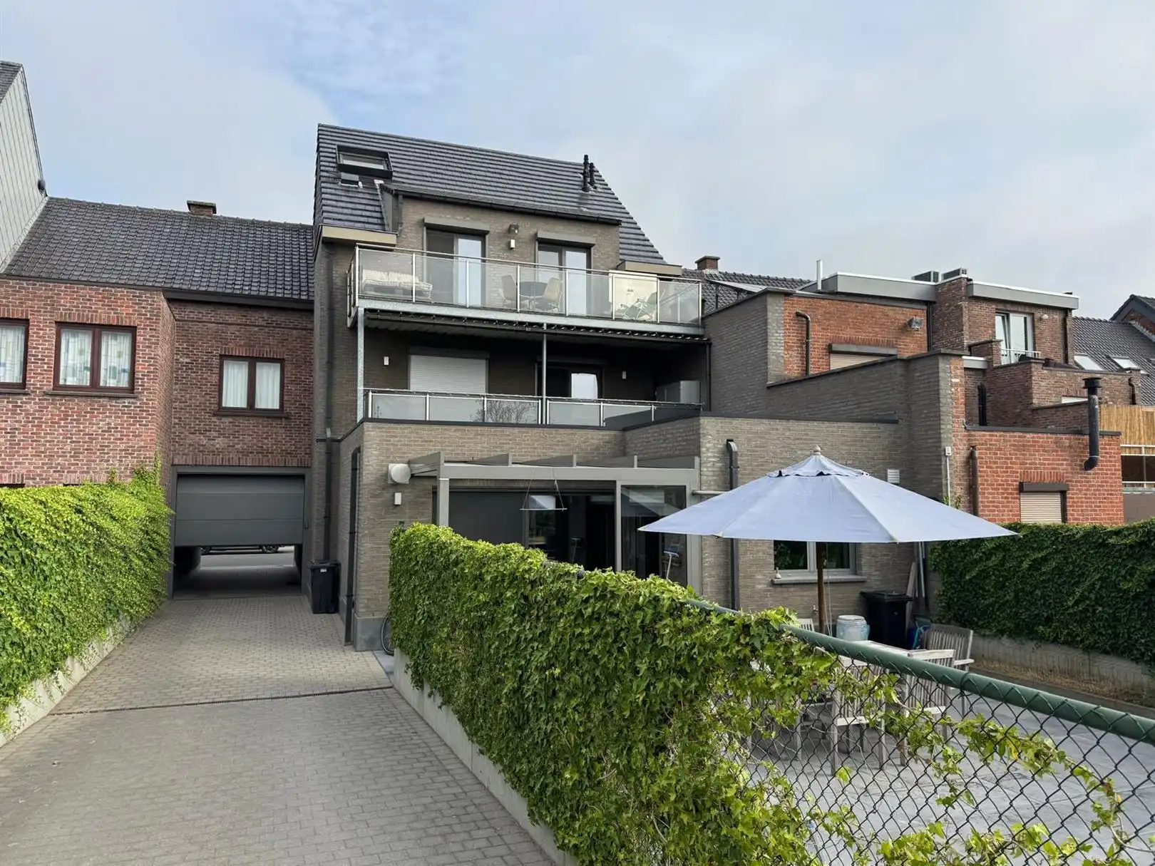 Modern duplex appartement met terras foto 14