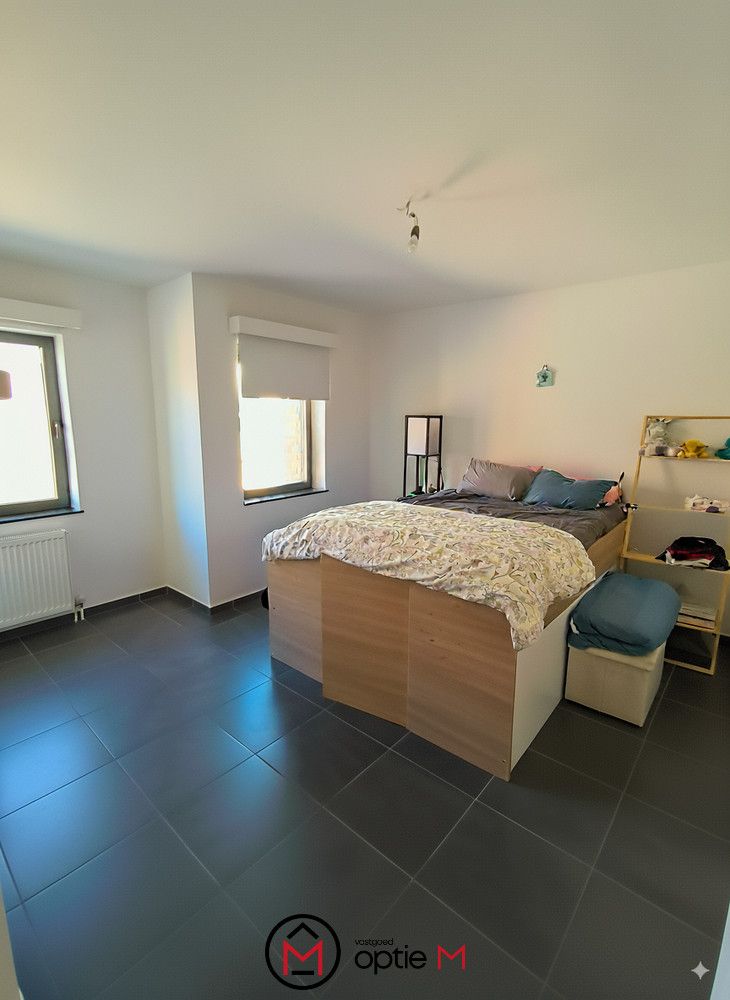 Ruim appartement in Bilzen-Hoeselt met parkeerplaats foto 8