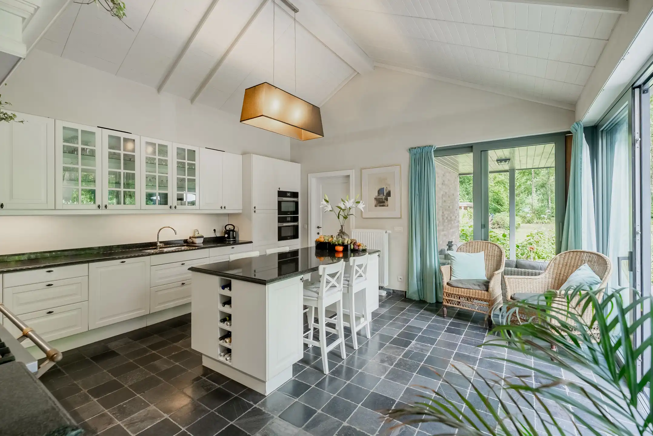 Prestigieuze villa met afzonderlijke woonunit en royale tuin nabij de Kalmthoutse Heide foto 16