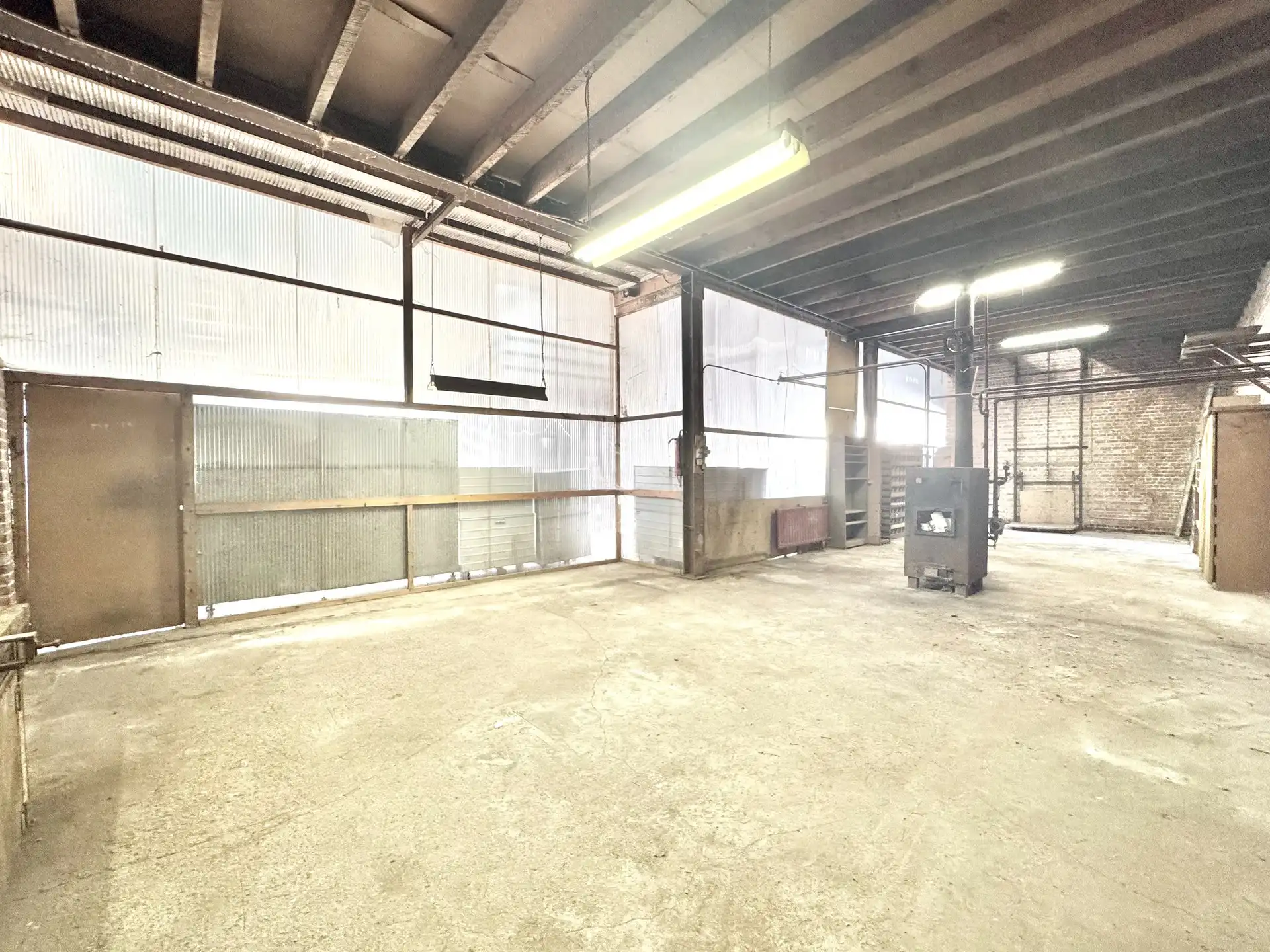 MAGAZIJN MET TWEEWOONST - 1.052 M² foto 31