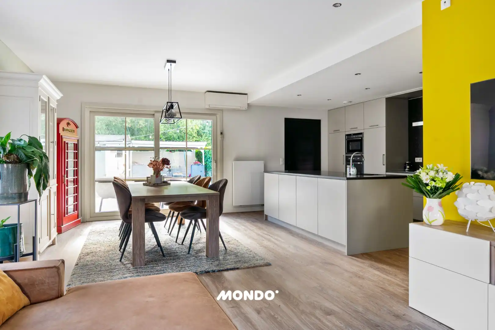 Moderne, energiezuinige woning met zwembad foto 9