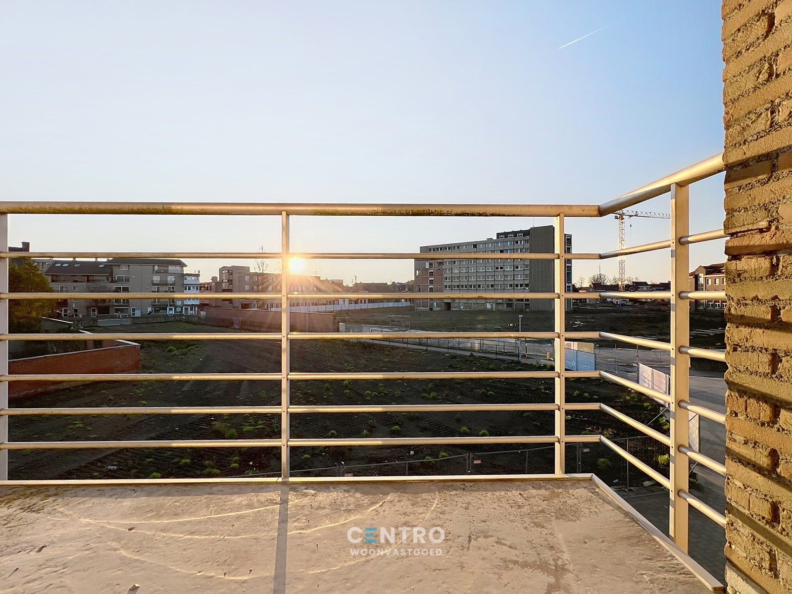 Volledig vernieuwde studio (± 40m²) met terras op tweede verdieping! foto 7