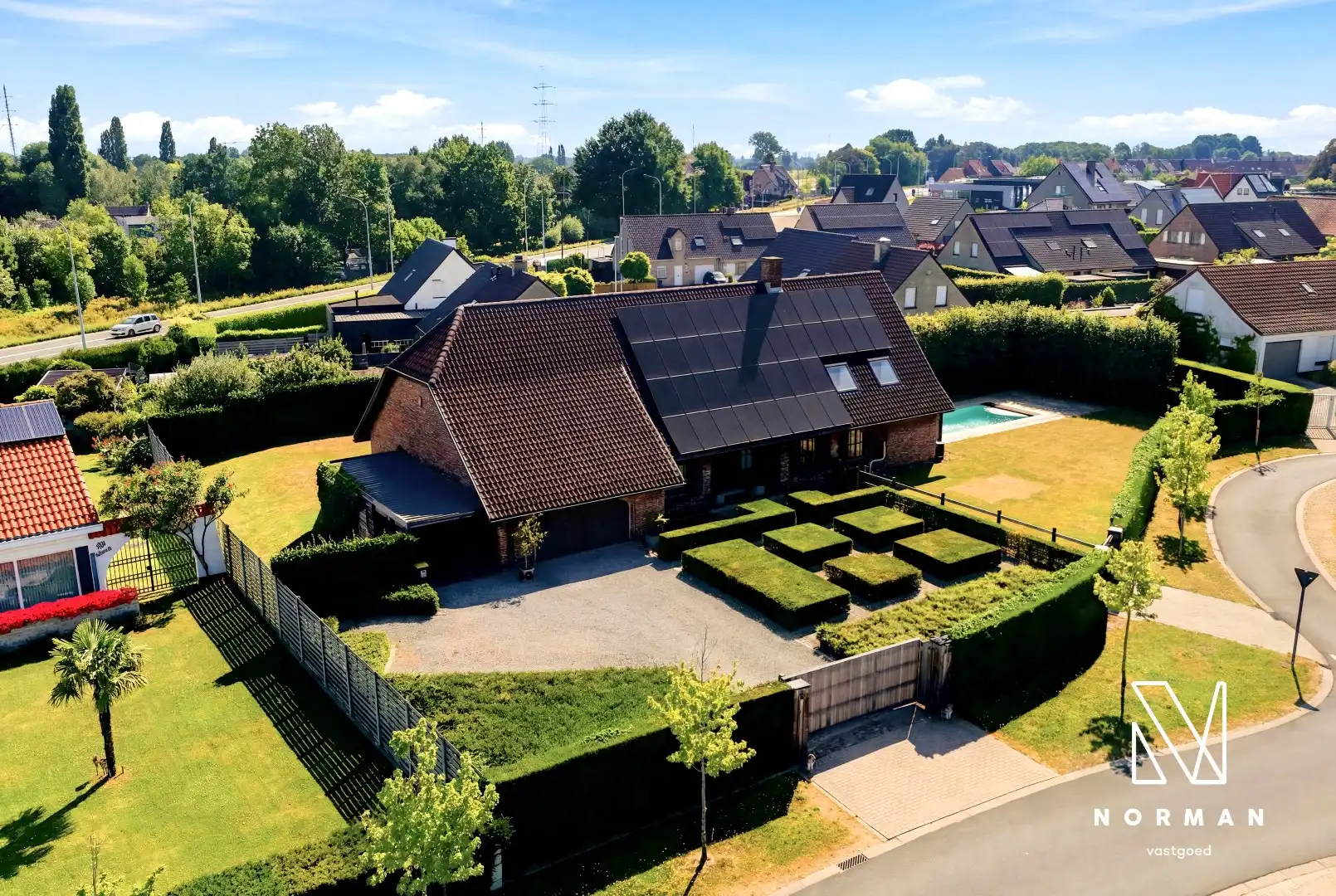 Villa met zwembad op een perceel van 1.598 m² foto 3