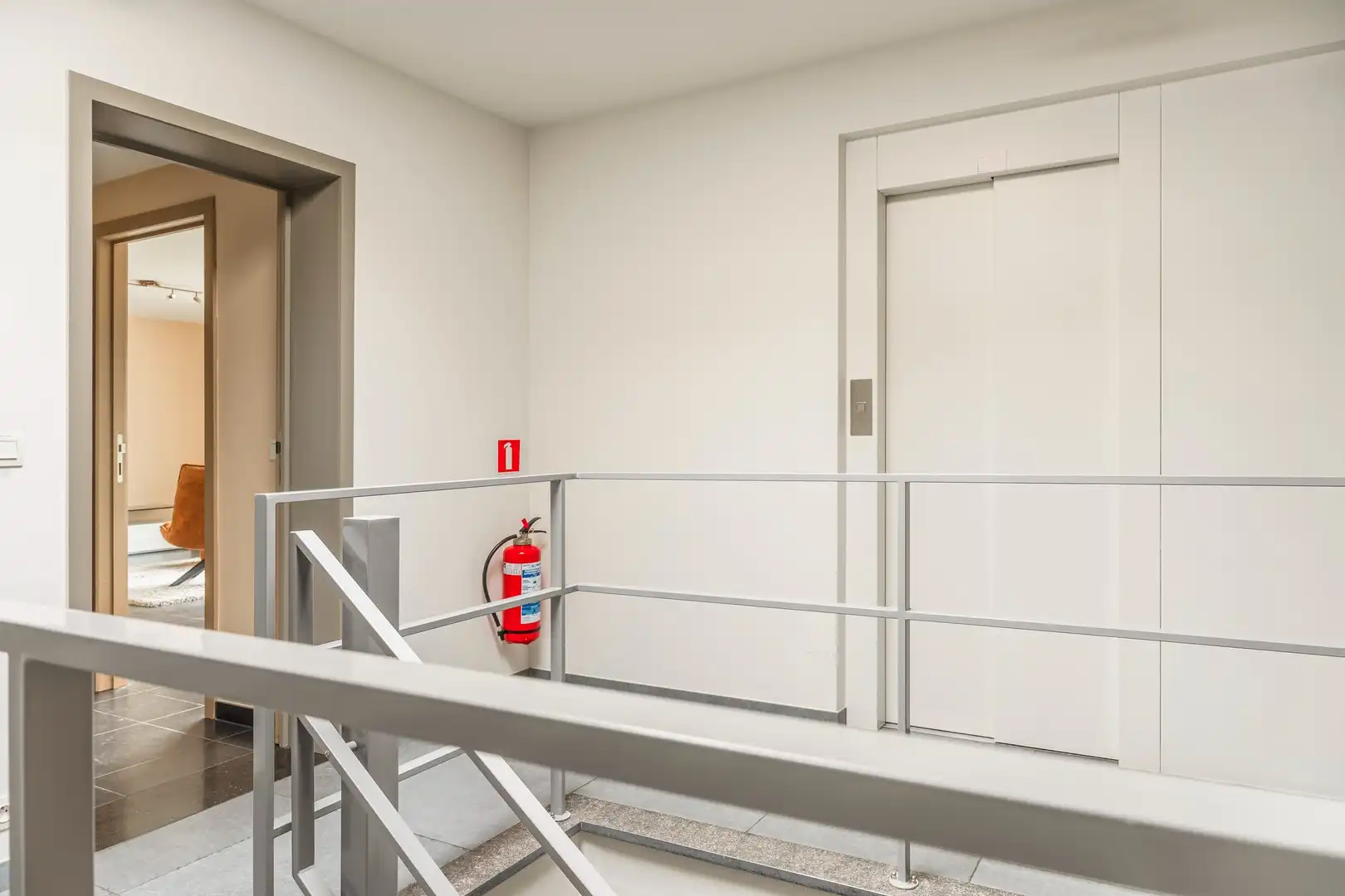 Instapklaar dakappartement met 2 slaapkamers en terras foto 3