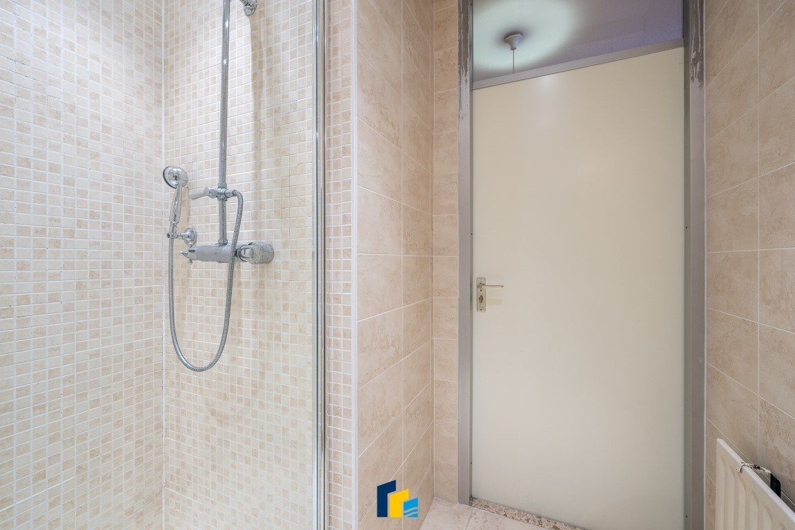 Charmant en ruim appartement met panoramisch zeezicht foto 17