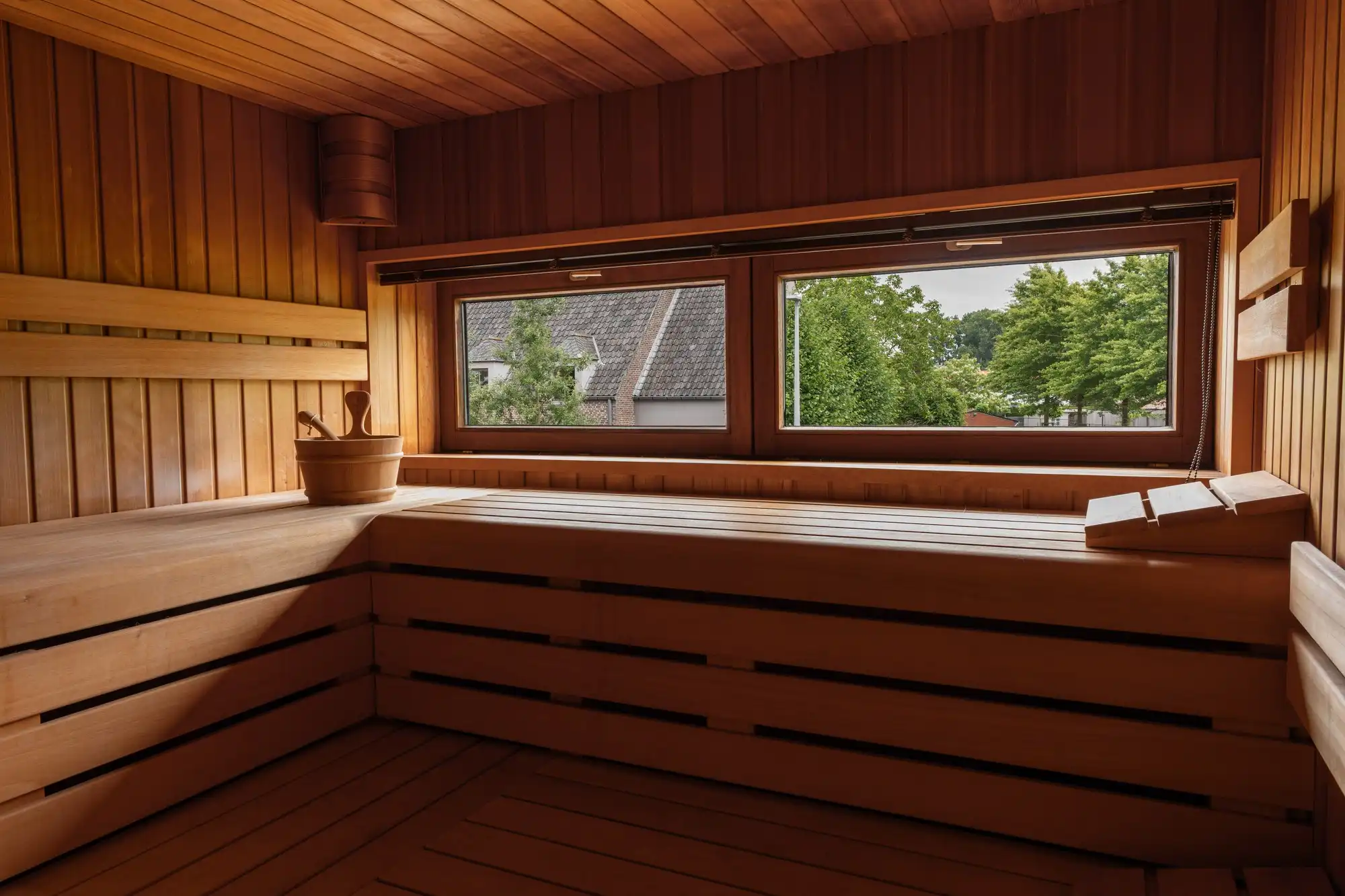 Rustig gelegen vernieuwde villa foto 25