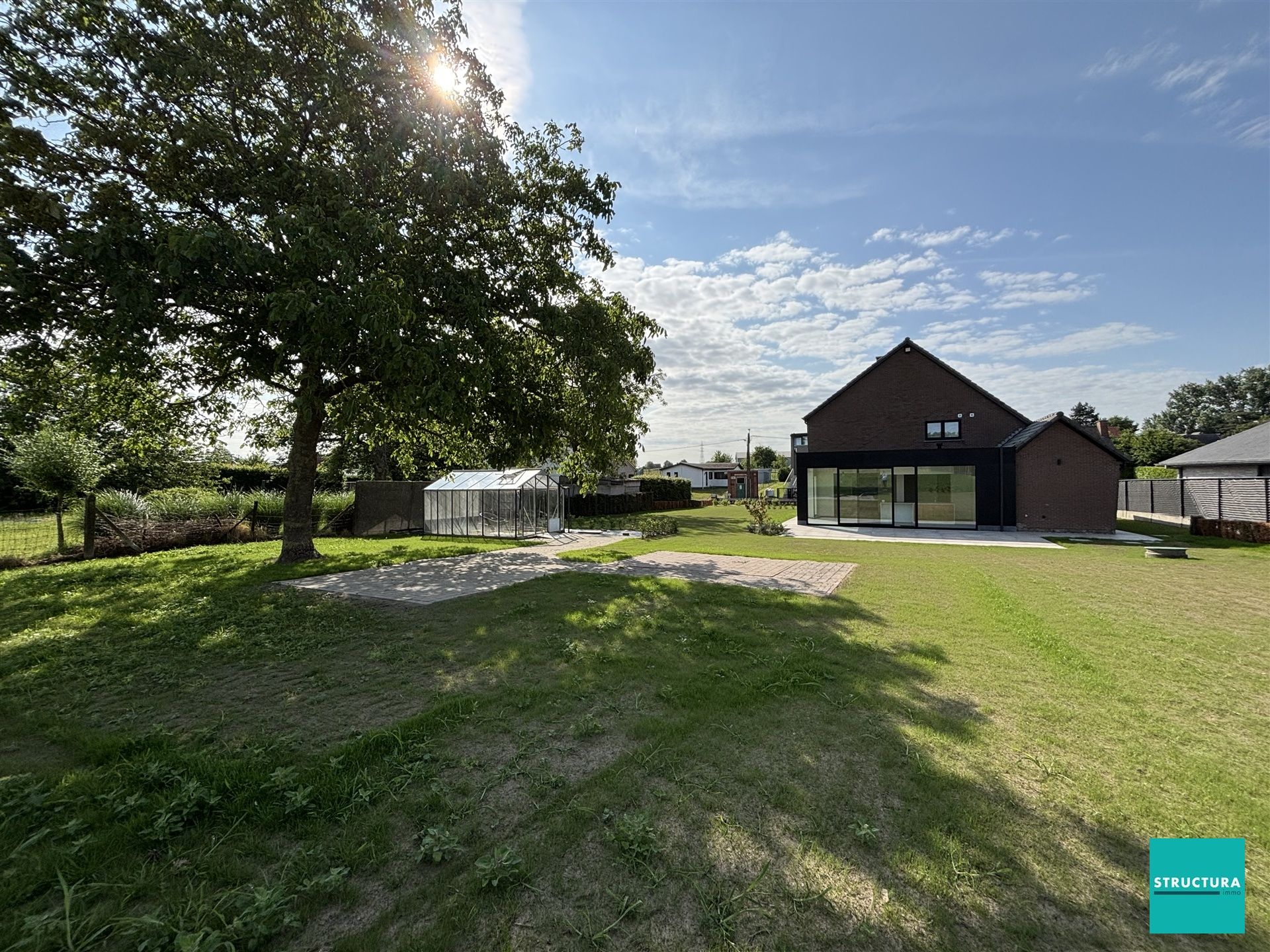Volledig gerenoveerde woning gelegen op een rustige locatie foto 22